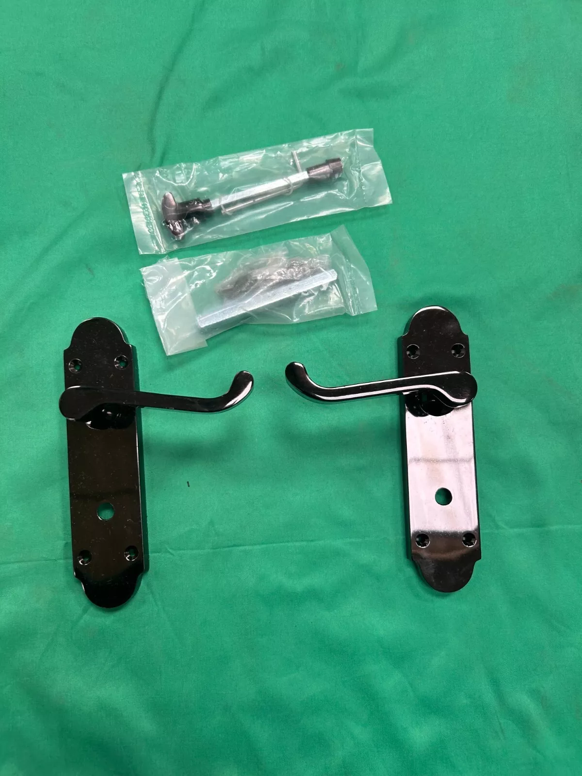 Black Barn Door Gate Handle Set Heavy Duty Iron Latch for Wooden Shed Gate New - Image 4